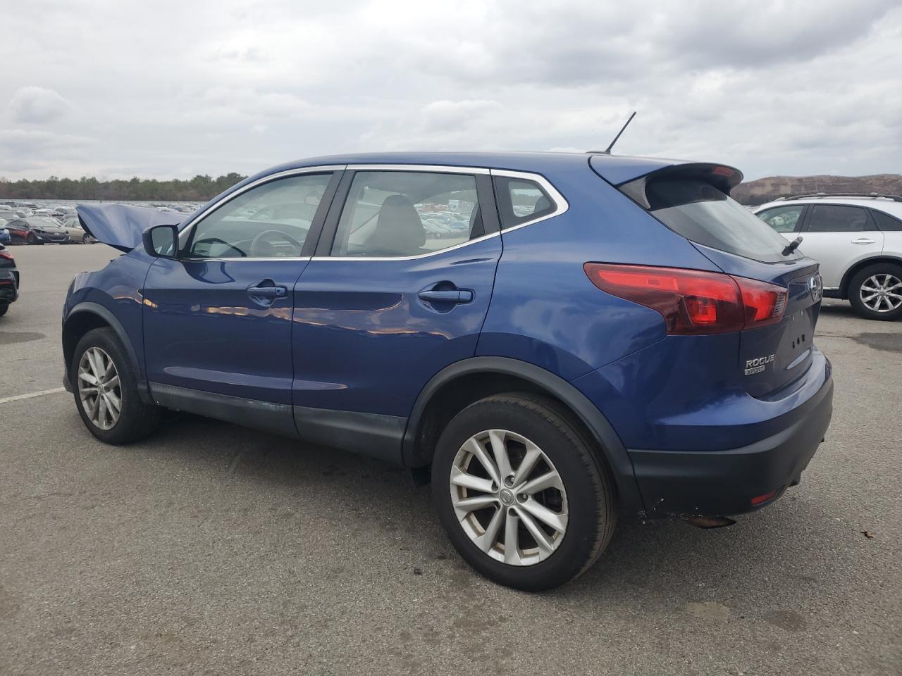 2018 Nissan Rogue VIN JN1BJ1CR9JW262431 Copart auction photo, front end / minor dent/scratches damage thumbnail 2