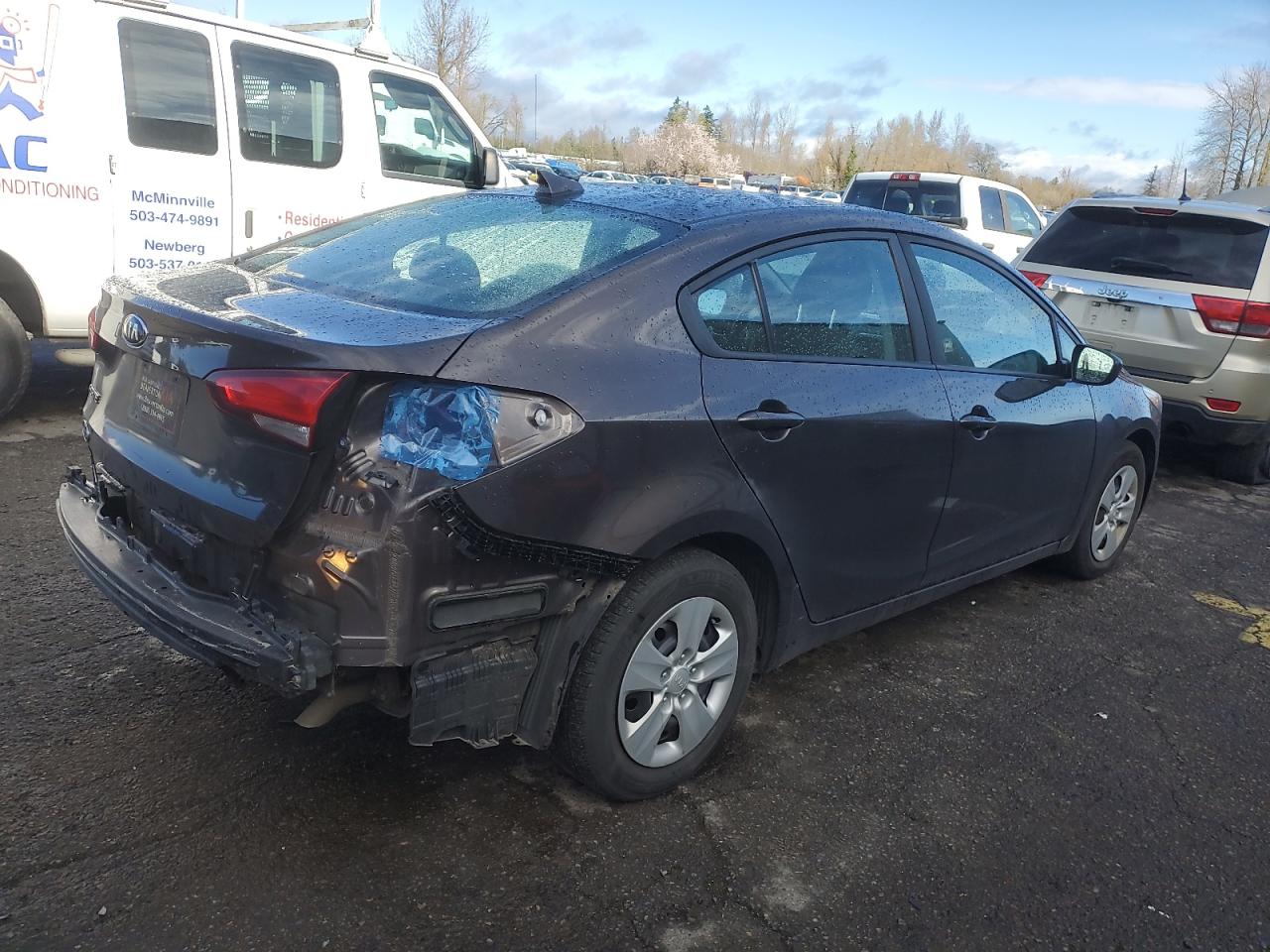 2018 KIA Forte VIN 3KPFL4A76JE199035 Copart auction photo, rear end / side damage thumbnail 3