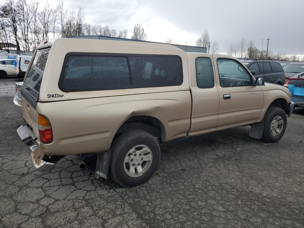 1998 Toyota Tacoma VIN 4TAWM72N3WZ156615 Copart auction photo, front end / rear end damage thumbnail 3