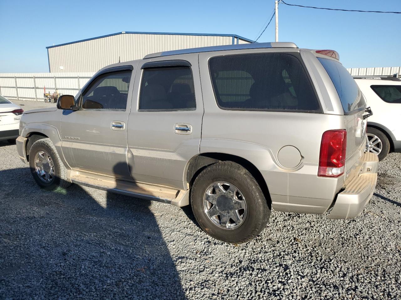 2004 Cadillac Escalade VIN 1GYEK63N24R153212 Copart auction photo, water/flood damage thumbnail 2