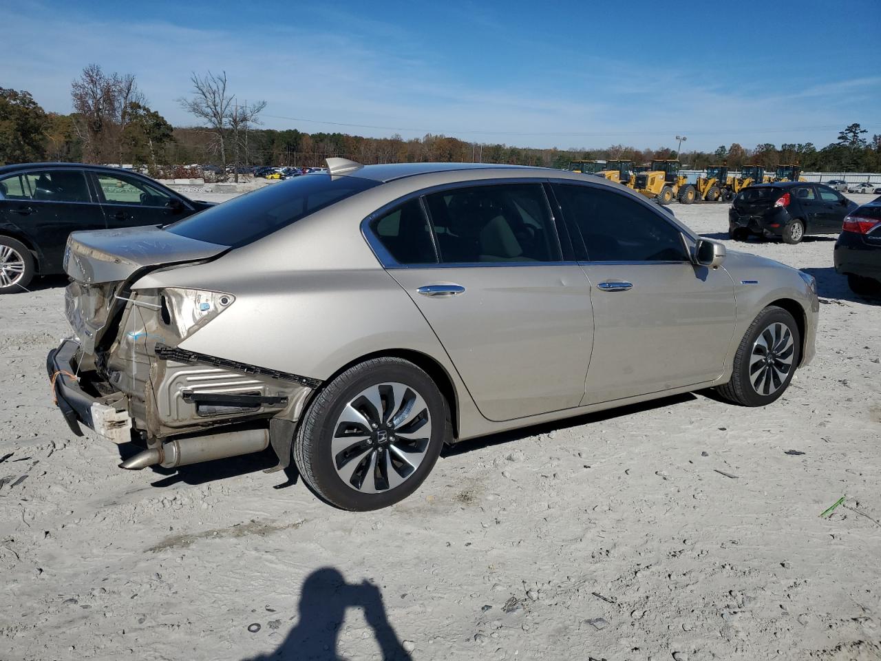 2015 Honda Accord VIN 1HGCR6F38FA000016 Copart auction photo, rear end damage thumbnail 3
