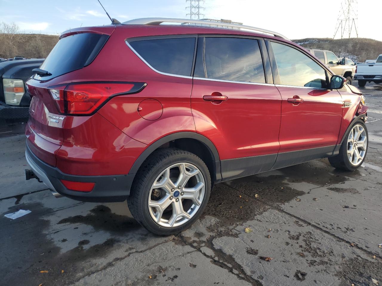 2019 Ford Escape VIN 1FMCU9J92KUC57946 Copart auction photo, front end damage thumbnail 3