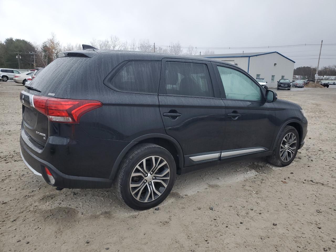 2018 Mitsubishi Outlander VIN JA4AZ3A31JJ003466 Copart auction photo, front end damage thumbnail 3
