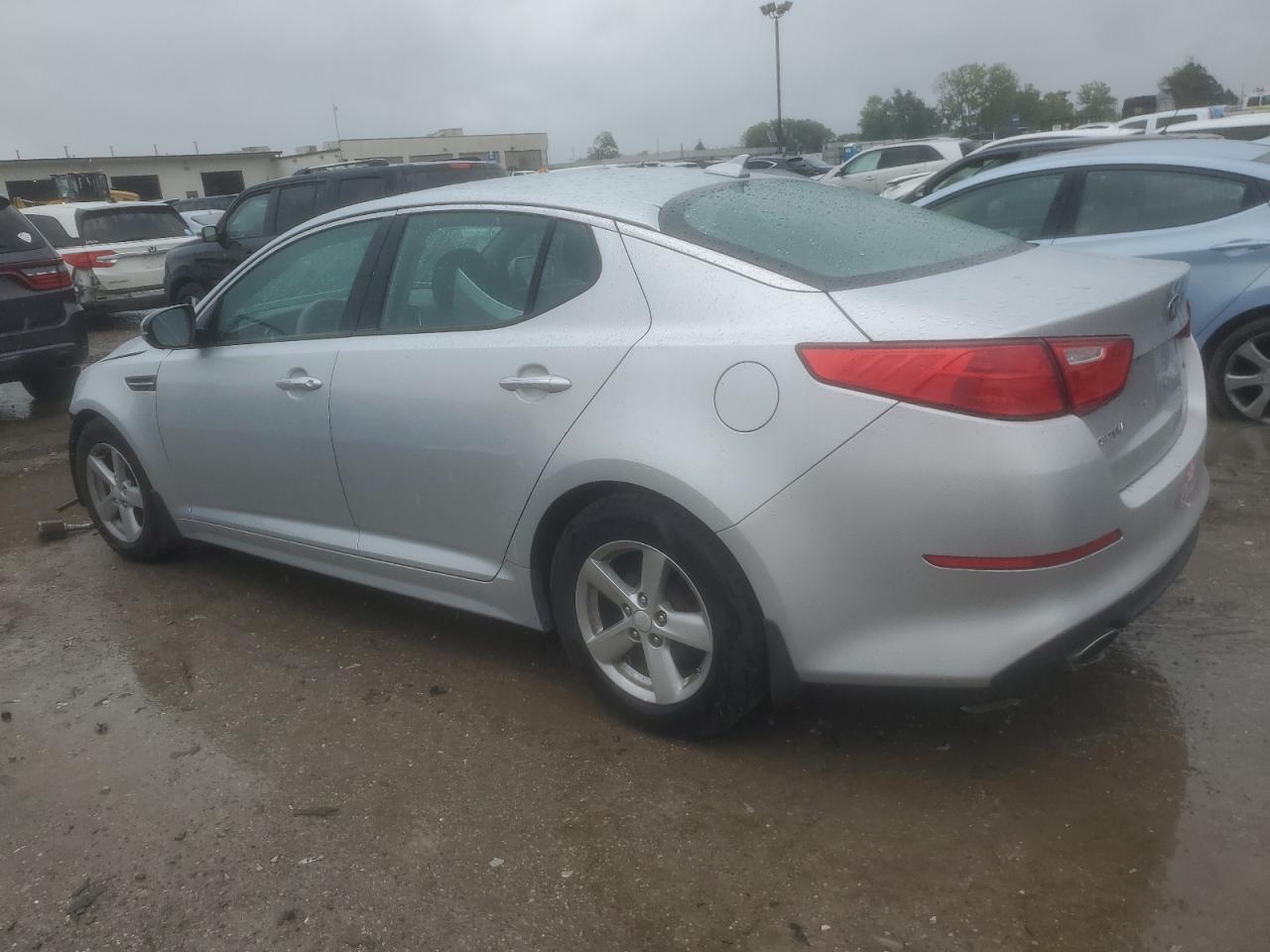 2015 KIA Optima VIN 5XXGM4A78FG481824 Copart auction photo, front end / minor dent/scratches damage thumbnail 2