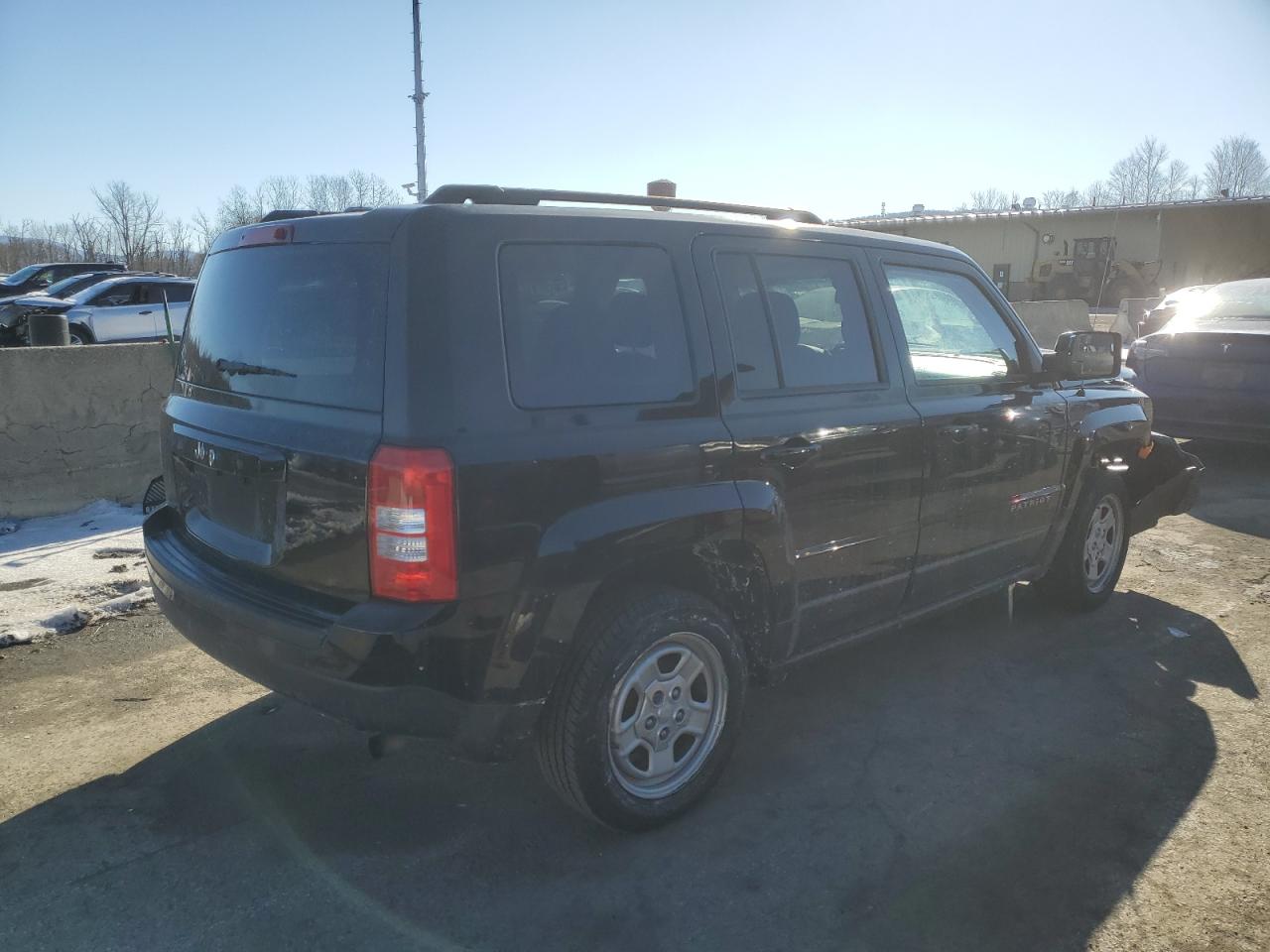2016 Jeep Liberty (Patriot) VIN 1C4NJPBB5GD683746 Copart auction photo, front end / minor dent/scratches damage thumbnail 3