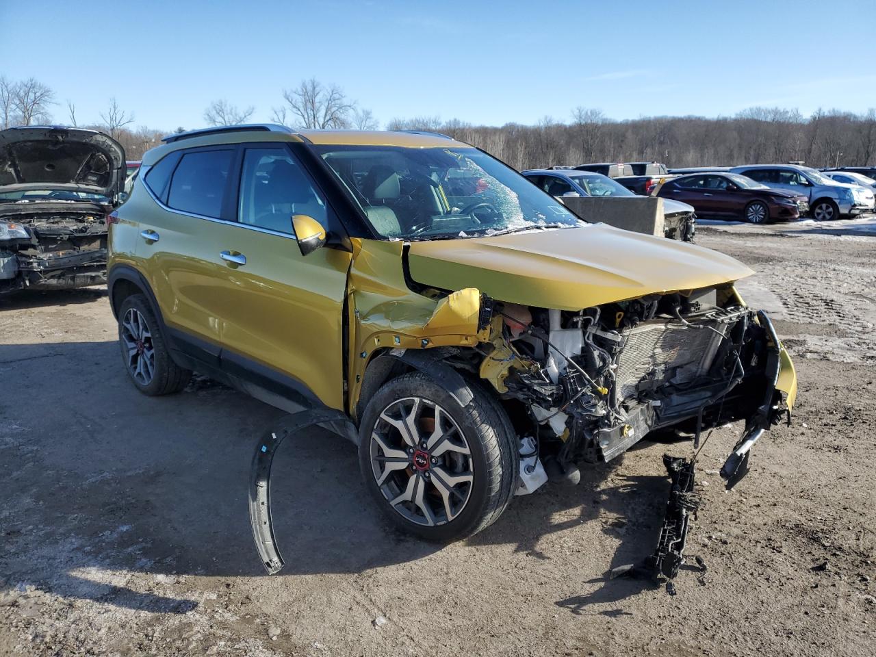 2022 KIA Seltos VIN KNDETCA25N7302333 Copart auction photo, front end / minor dent/scratches damage thumbnail 4