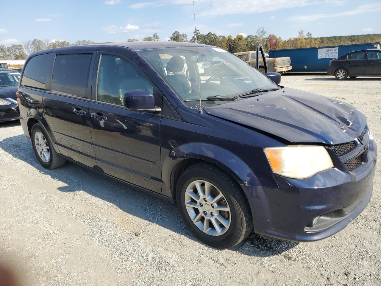 2013 Dodge Caravan VIN 2C4RDGEG9DR586557 Copart auction photo, front end damage thumbnail 4