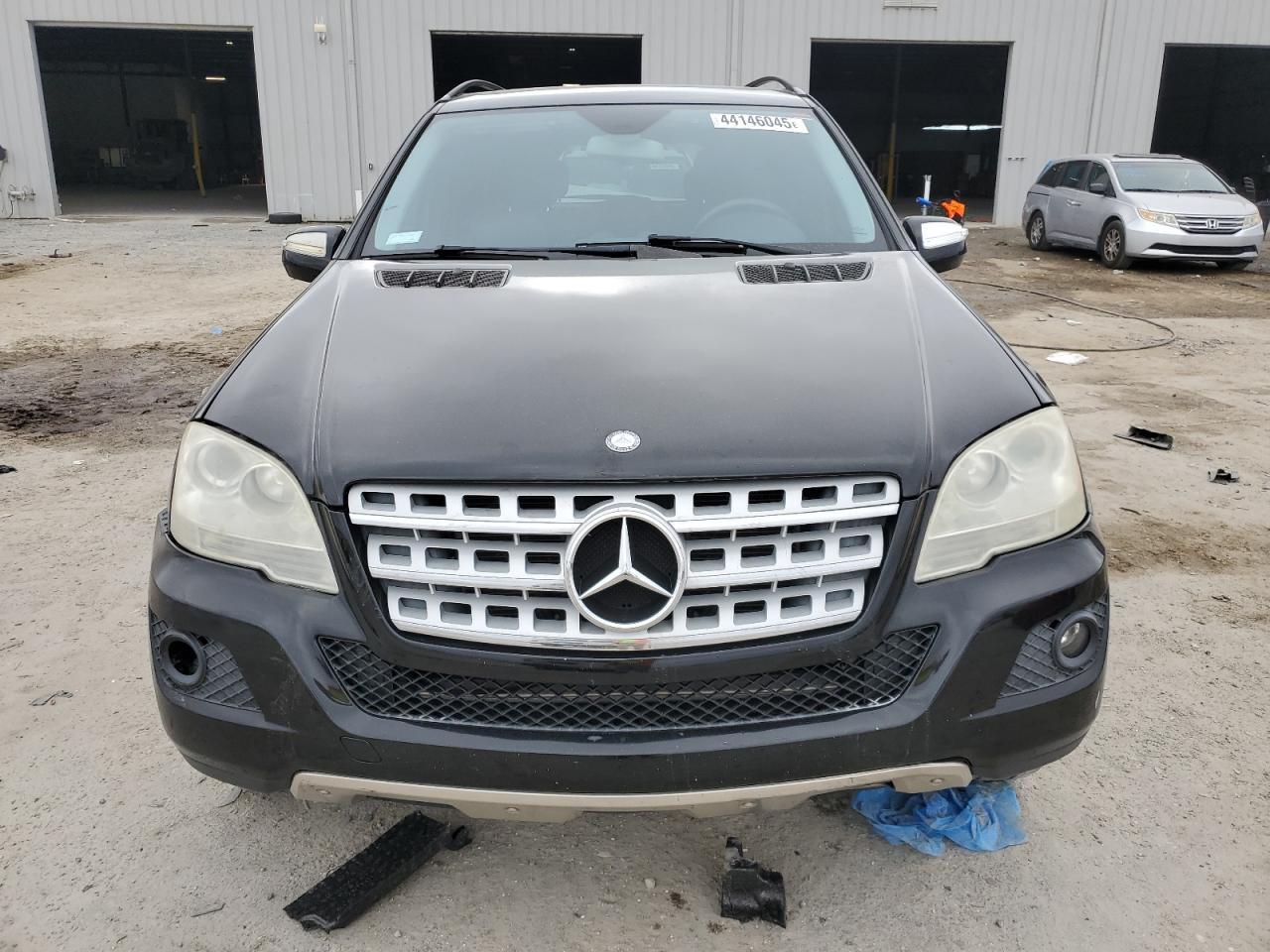 2009 Mercedes-Benz M-klasse VIN 4JGBB86E99A466310 Copart auction photo, rear end damage thumbnail 5