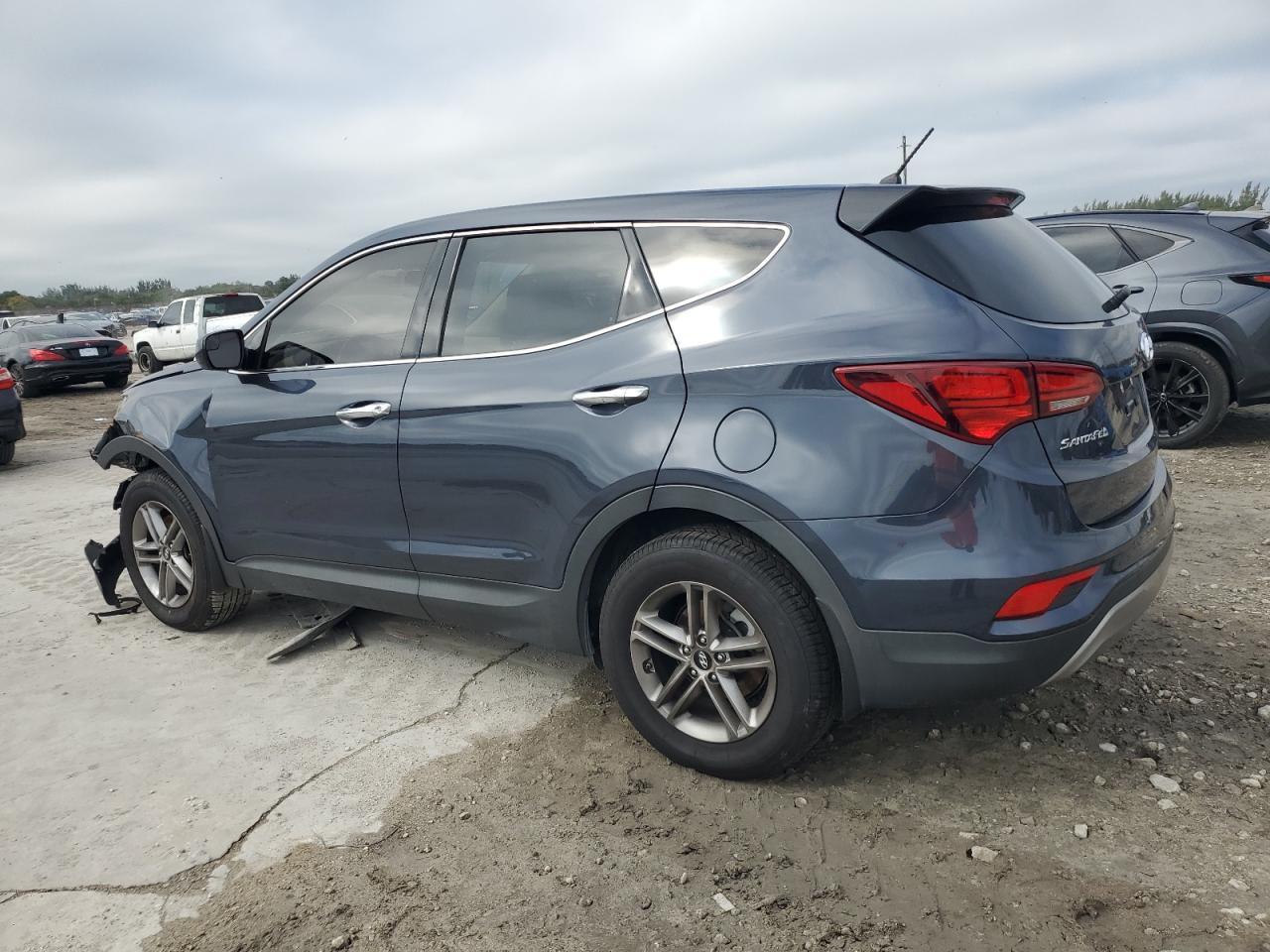 2018 Hyundai Santa Fe VIN 5NMZT3LB3JH053399 Copart auction photo, front end damage thumbnail 2