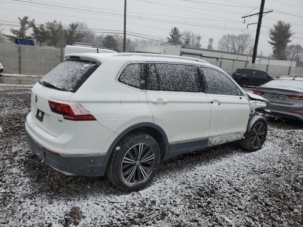 2018 Volkswagen Tiguan VIN 3VV3B7AXXJM039478 Copart auction photo, front end damage thumbnail 3
