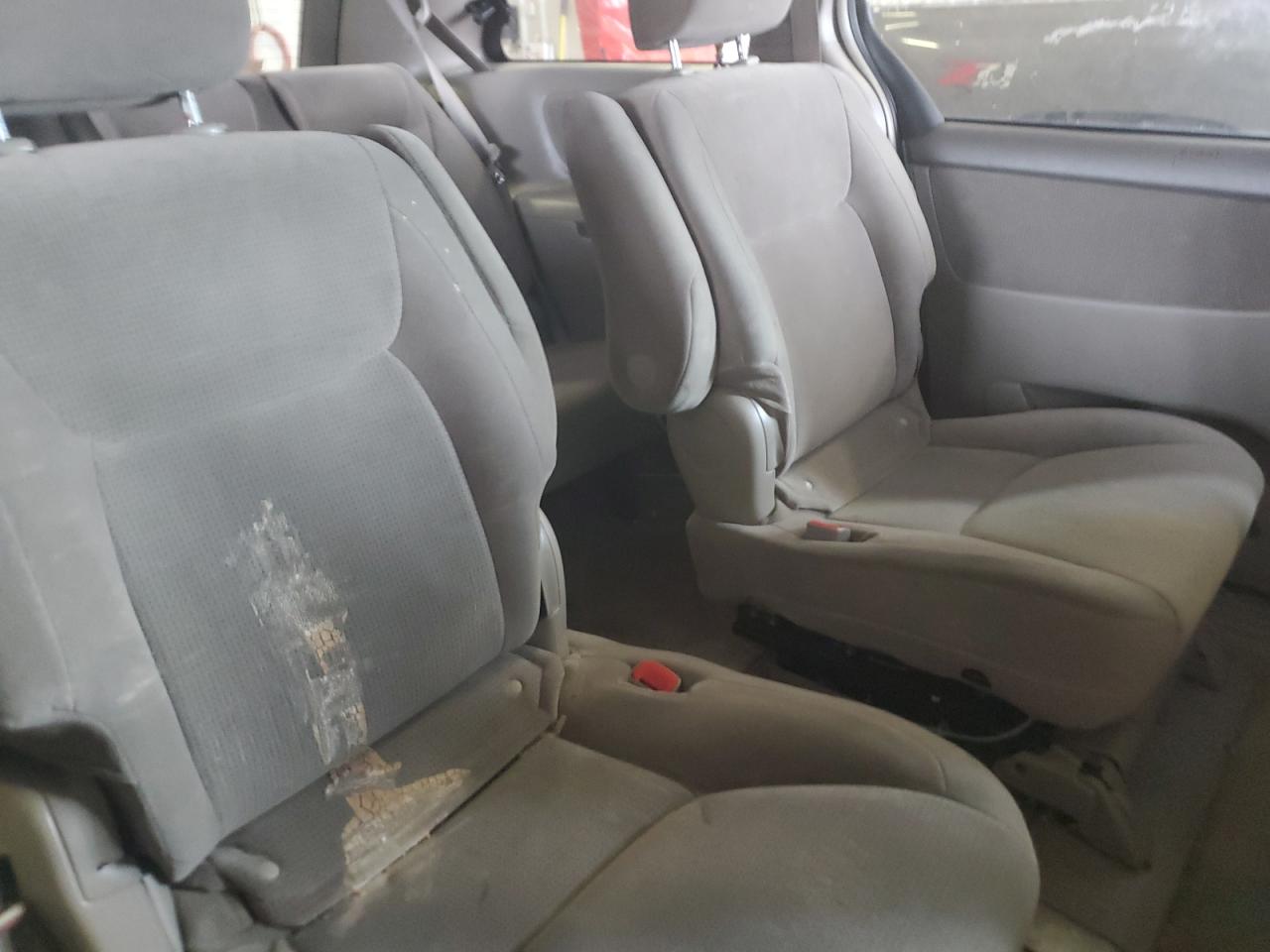 2005 Toyota Sienna VIN 5TDBA23C55S040473 Copart auction photo, front end / side damage thumbnail 11