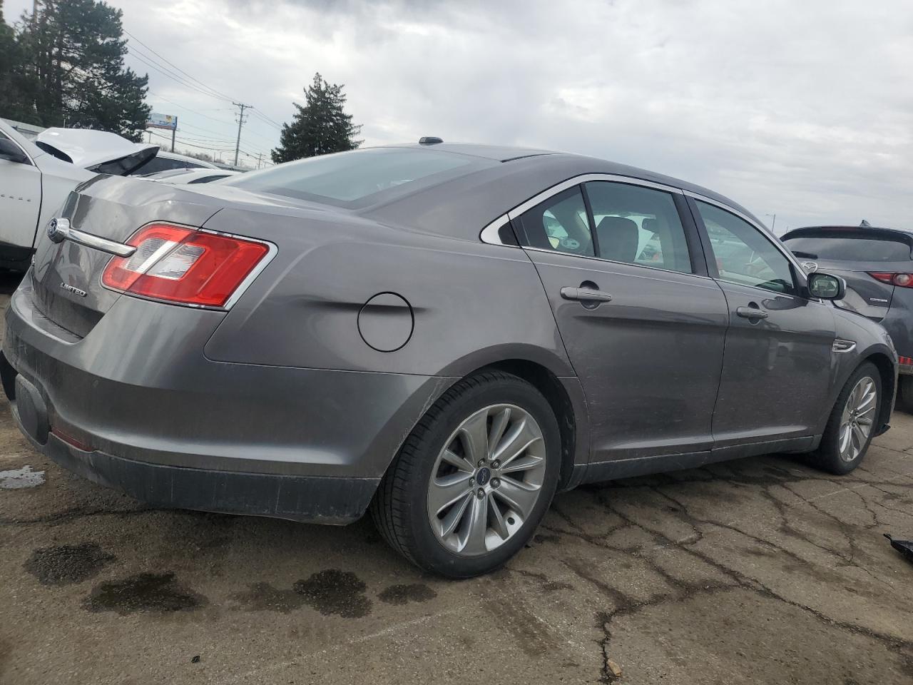 2011 Ford Taurus VIN 1FAHP2FW4BG114346 Copart auction photo, front end / undercarriage damage thumbnail 3