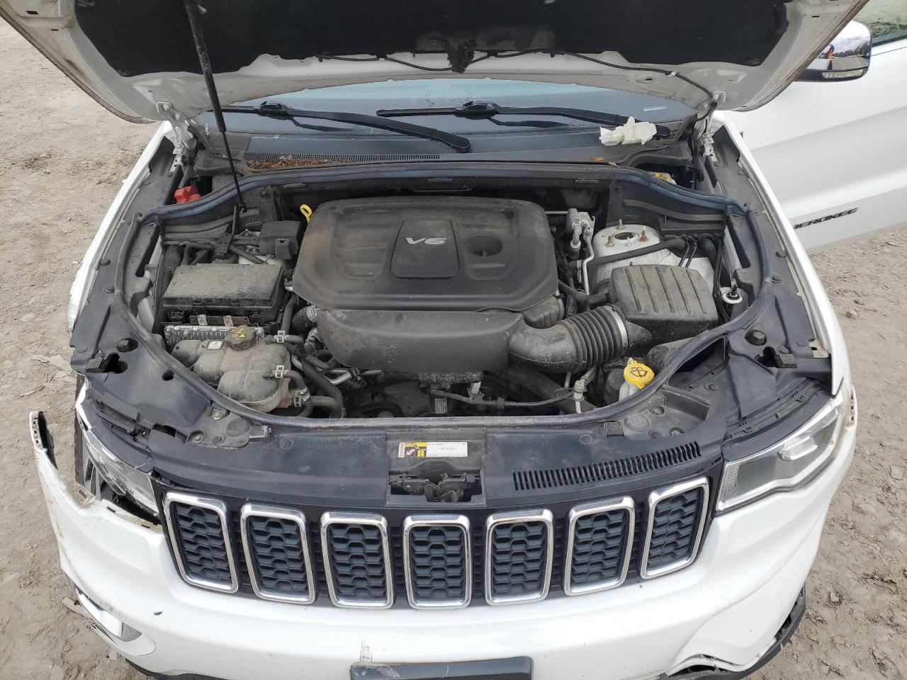 2018 Jeep Grand Cherokee VIN 1C4RJFBG5JC167374 Copart auction photo, front end / side damage thumbnail 13