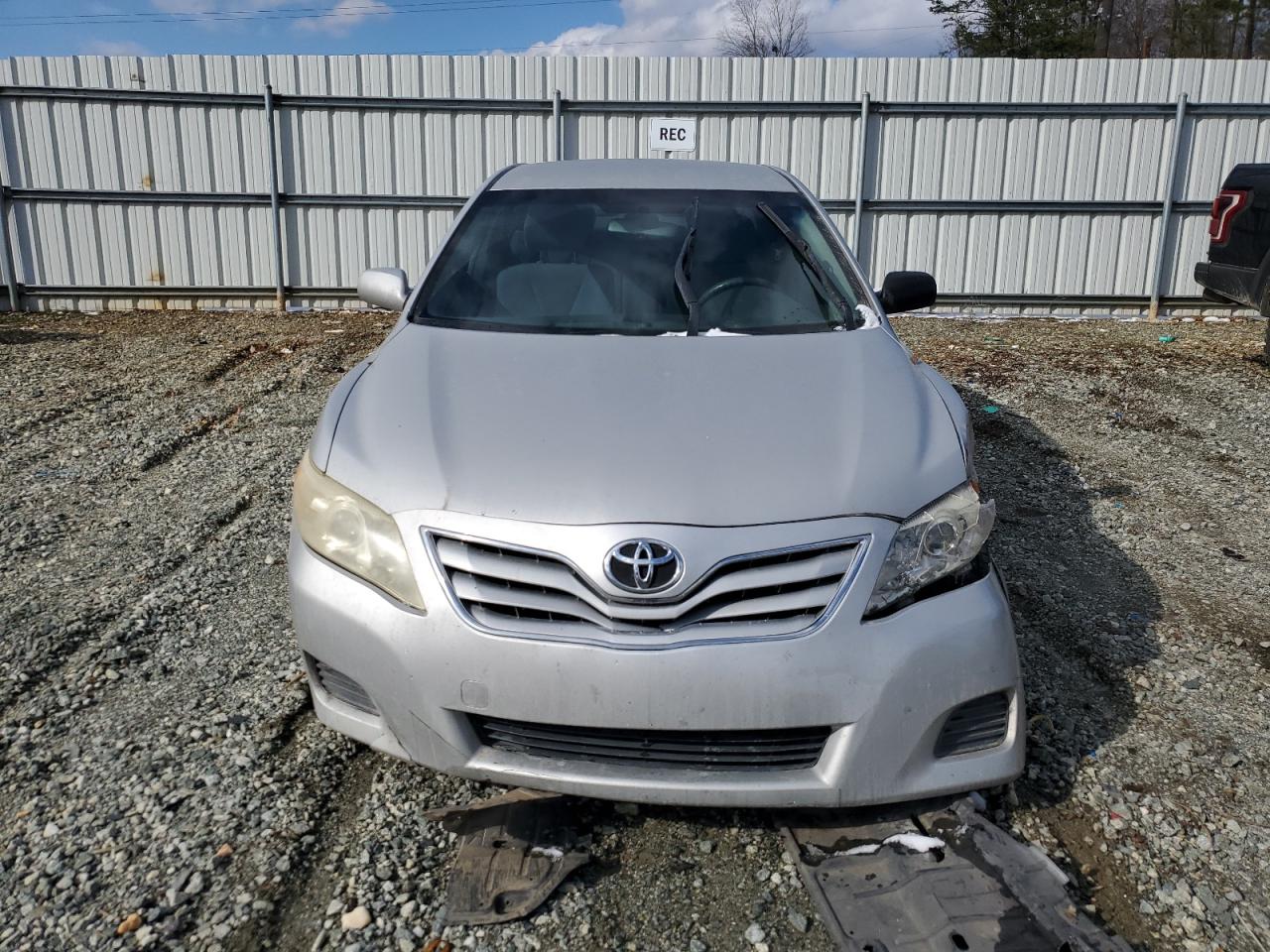 2011 Toyota Camry VIN JTNBF3EK1B3009810 Copart auction photo, front end / side damage thumbnail 5