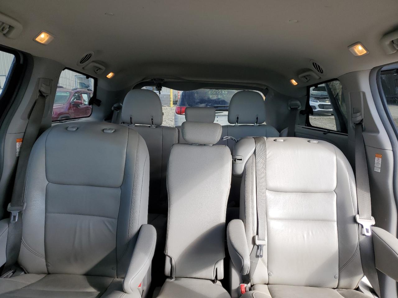 2019 Toyota Sienna VIN 5TDYZ3DCXKS994607 Copart auction photo, rear end / side damage thumbnail 10
