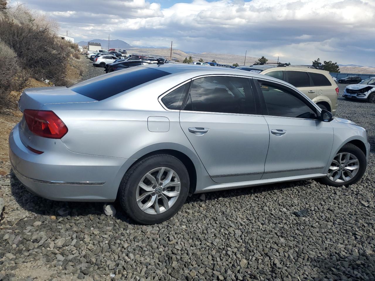 2016 Volkswagen Passat VIN 1VWAT7A35GC054655 Copart auction photo, front end damage thumbnail 3