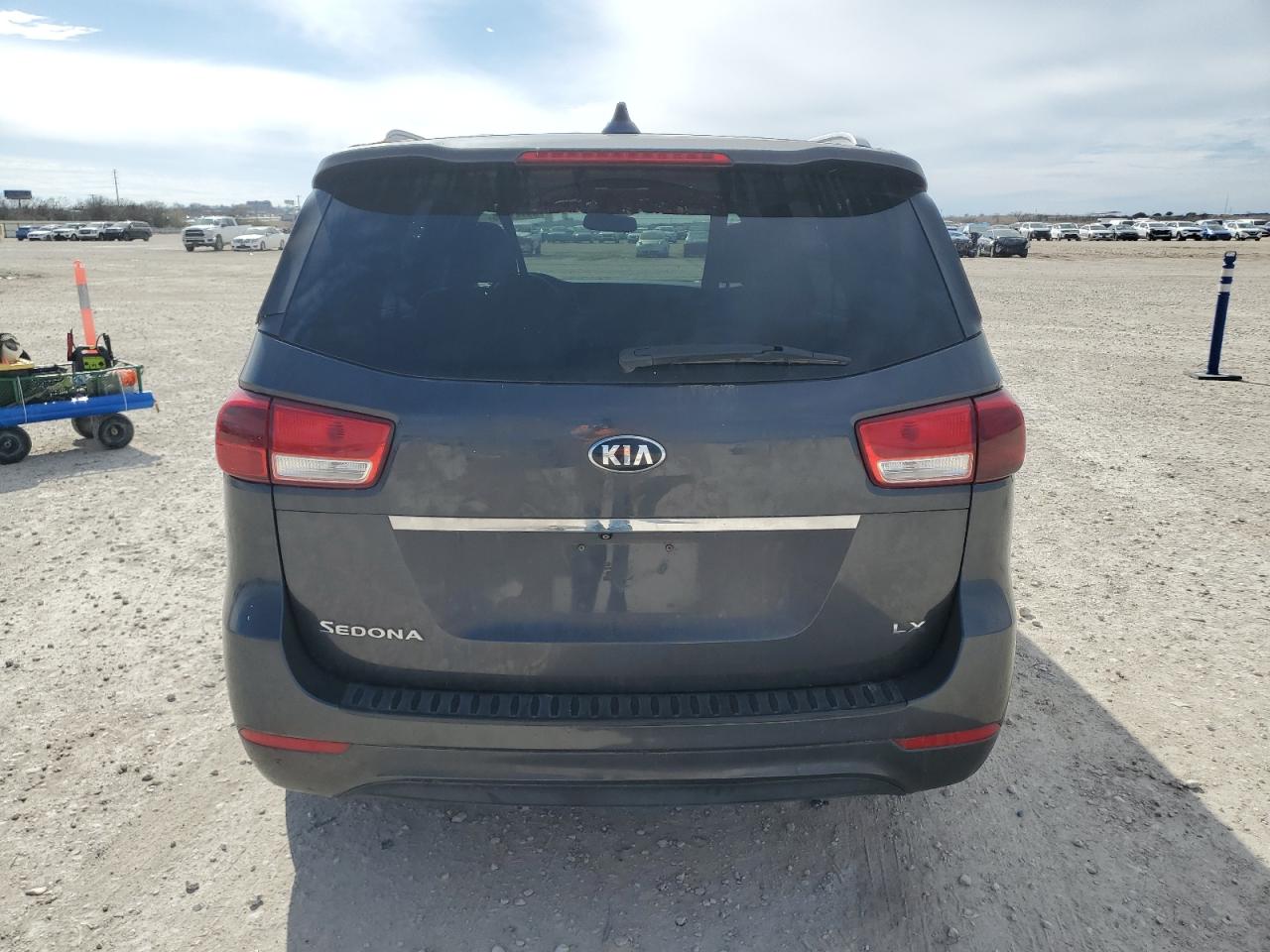 2015 KIA Sedona VIN KNDMB5C14F6040553 Copart auction photo, side / rear end damage thumbnail 6
