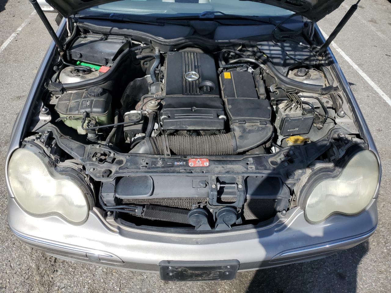 2003 Mercedes-Benz C-klasse VIN WDBRF40J03F433176 Copart auction photo, undercarriage / side damage thumbnail 11
