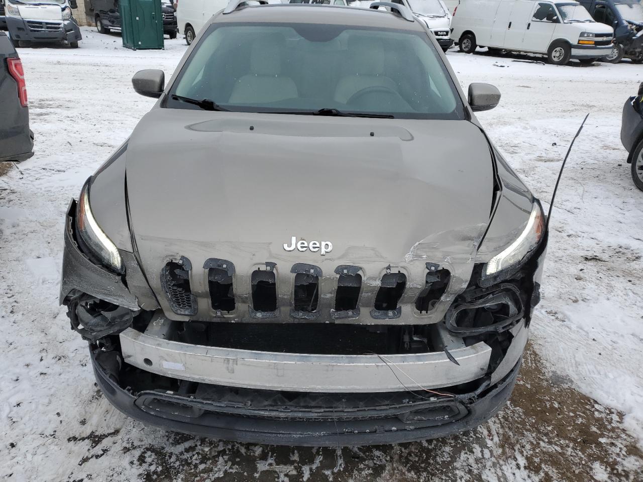 2016 Jeep Grand Cherokee VIN 1C4PJLCB1GW336466 Copart auction photo, front end damage thumbnail 5