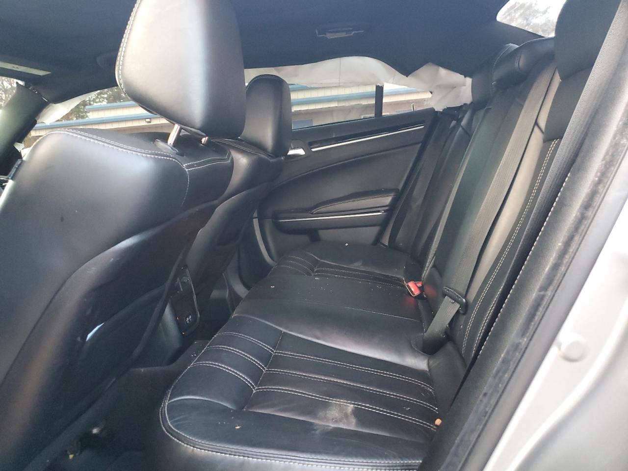 2018 Chrysler 300 VIN 2C3CCABGXJH269547 Copart auction photo, rear end / side damage thumbnail 11