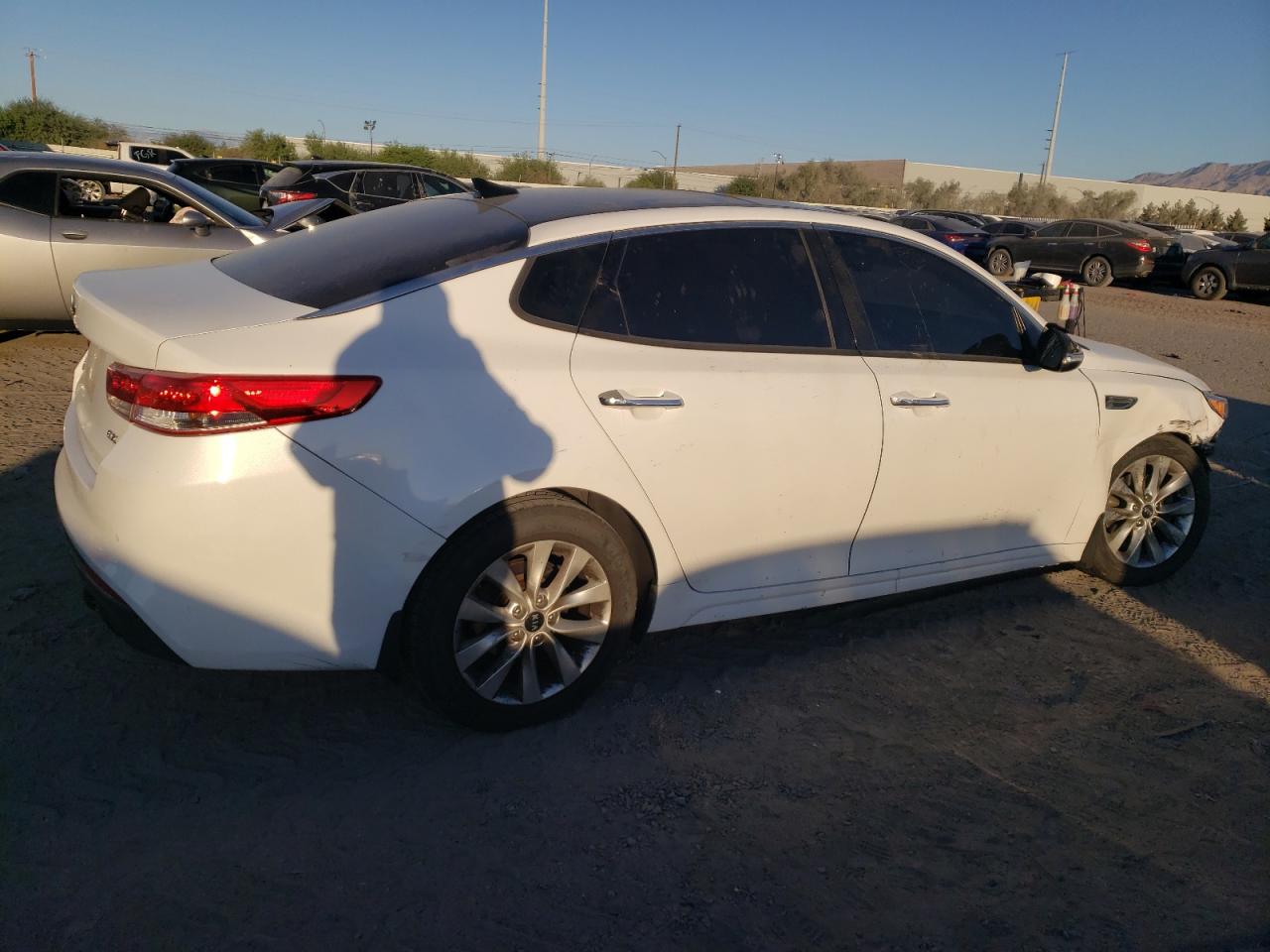 2016 KIA Optima VIN 5XXGU4L35GG063362 Copart auction photo, front end damage thumbnail 3