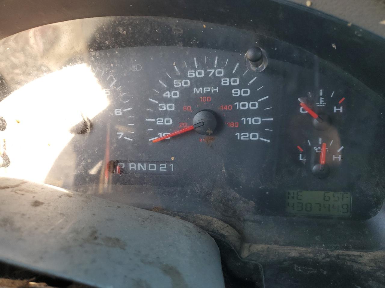 2004 Ford F-150 VIN 1FTRX12W44NC22849 Copart auction photo, front end / minor dent/scratches damage thumbnail 9