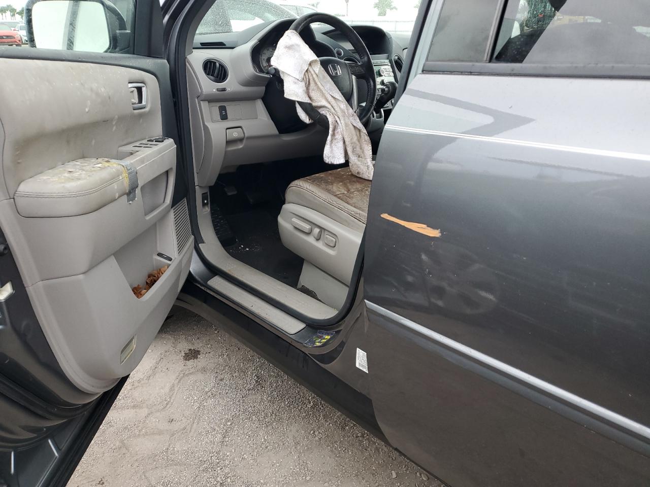 2010 Honda Pilot VIN 5FNYF3H54AB018636 Copart auction photo, water/flood damage thumbnail 12