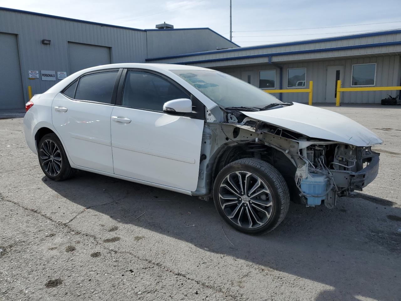 2015 Toyota Corolla VIN 5YFBURHE6FP184778 Copart auction photo, front end damage thumbnail 4