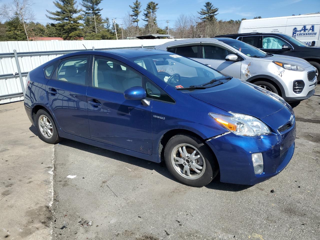 2011 Toyota Prius VIN JTDKN3DU8B5308788 Copart auction photo, front end / minor dent/scratches damage thumbnail 4