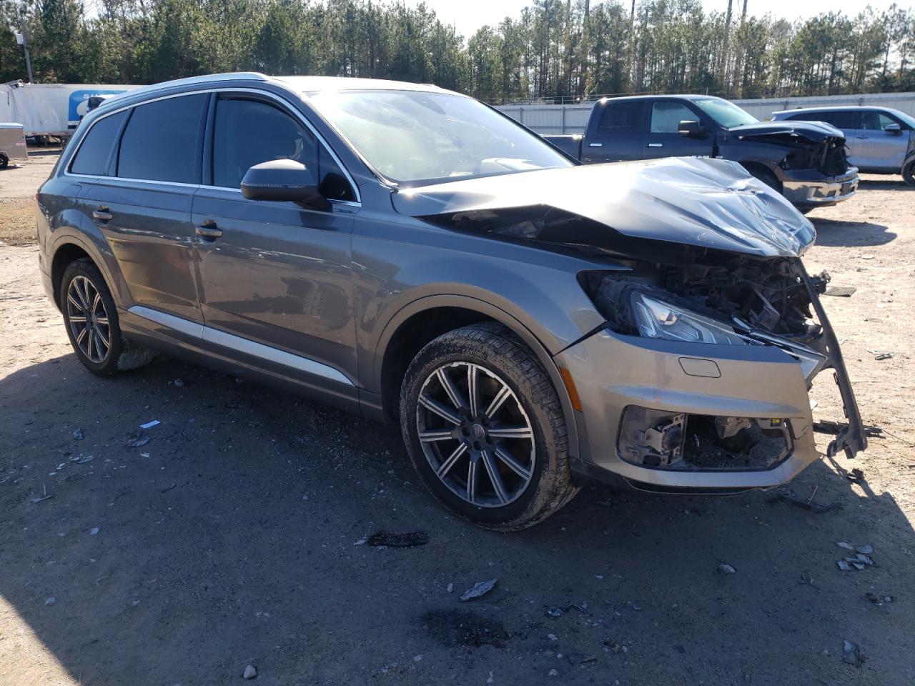 2017 Audi Q7 VIN WA1VAAF72HD012503 Copart auction photo, front end / mechanical damage thumbnail 4