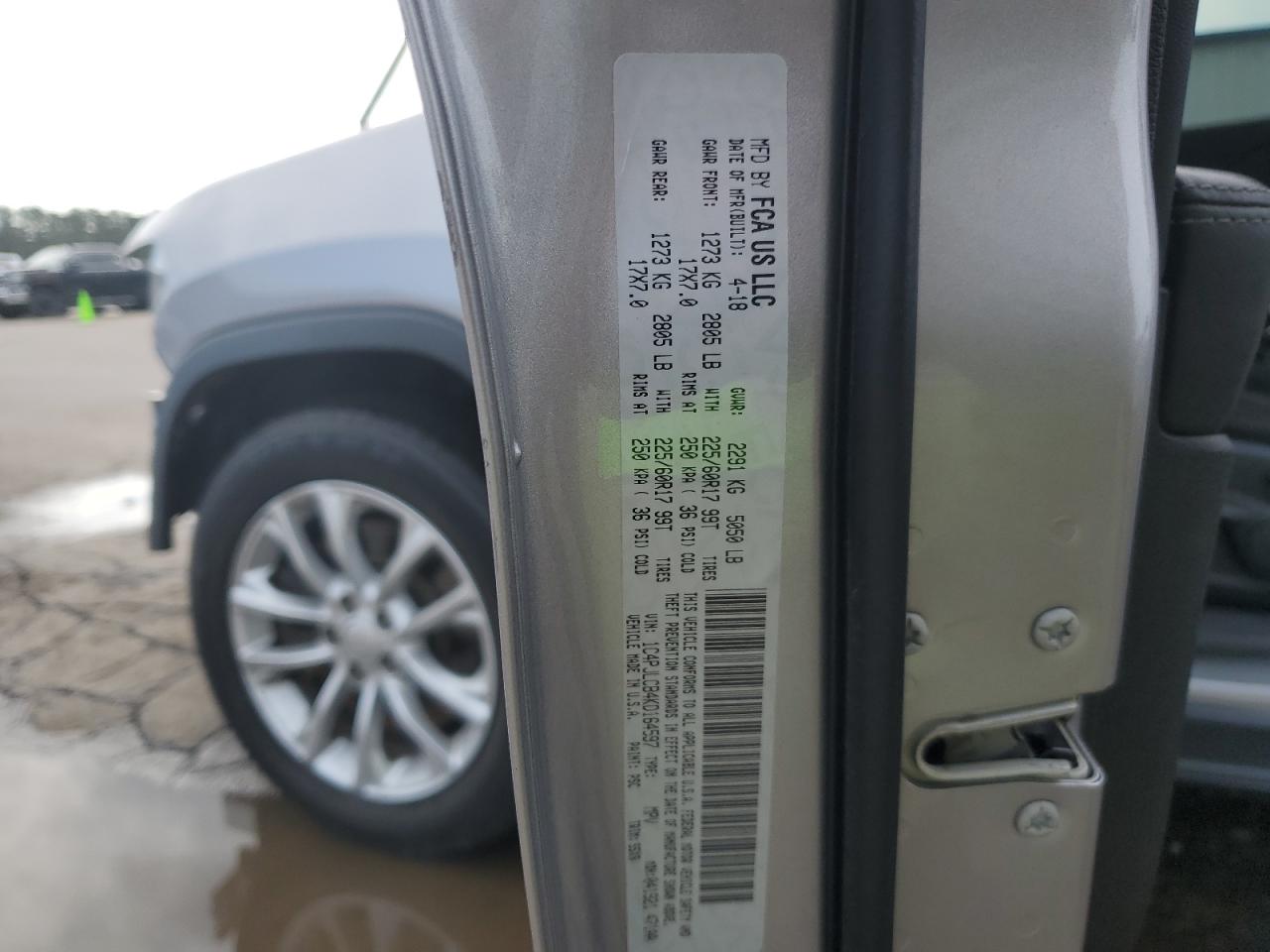 2019 Jeep Grand Cherokee VIN 1C4PJLCB4KD164597 Copart auction photo, front end / undercarriage damage thumbnail 16