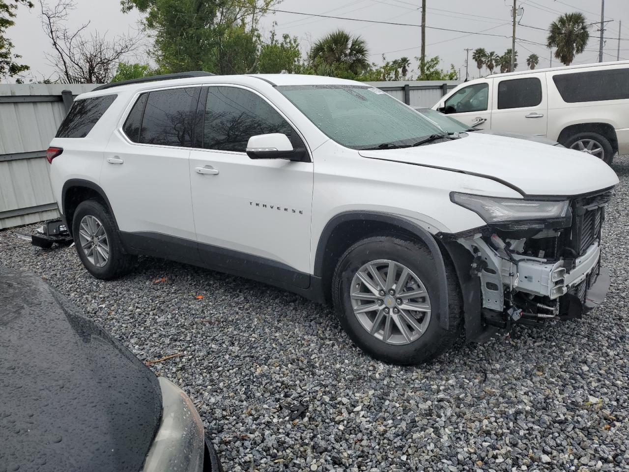 2022 Chevrolet Traverse VIN 1GNERGKW5NJ117586 Copart auction photo, front end damage thumbnail 4