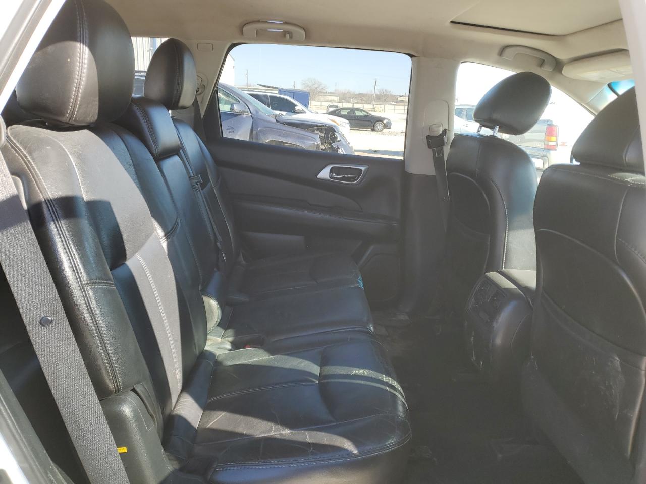 2014 Nissan Pathfinder VIN 5N1AR2MN9EC640382 Copart auction photo, rear end / minor dent/scratches damage thumbnail 11