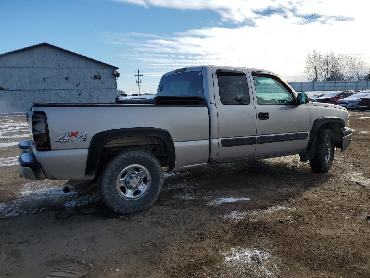 2004 Chevrolet S-10 Pickup VIN 1GCEK19T34E307822 Copart auction photo, front end / side damage thumbnail 3
