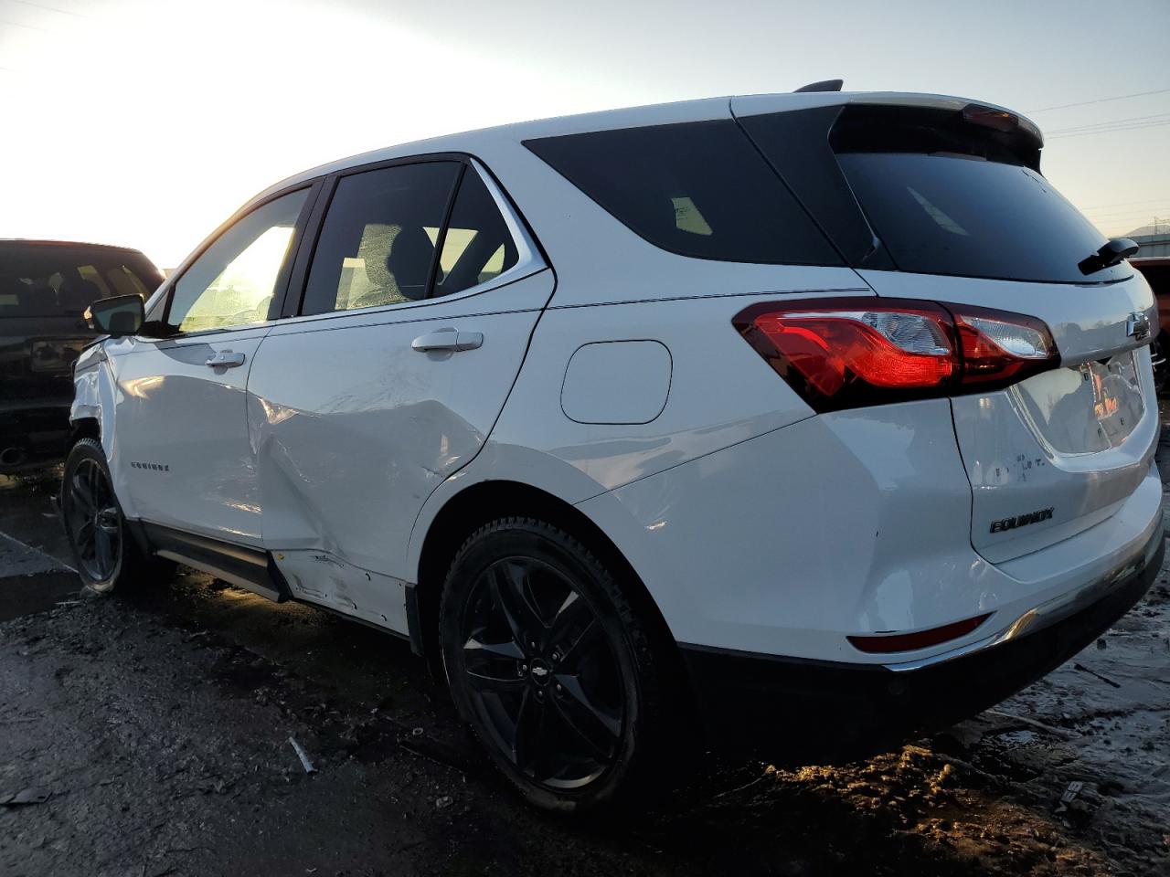2020 Chevrolet Equinox VIN 2GNAXUEV3L6220313 Copart auction photo, front end / side damage thumbnail 2