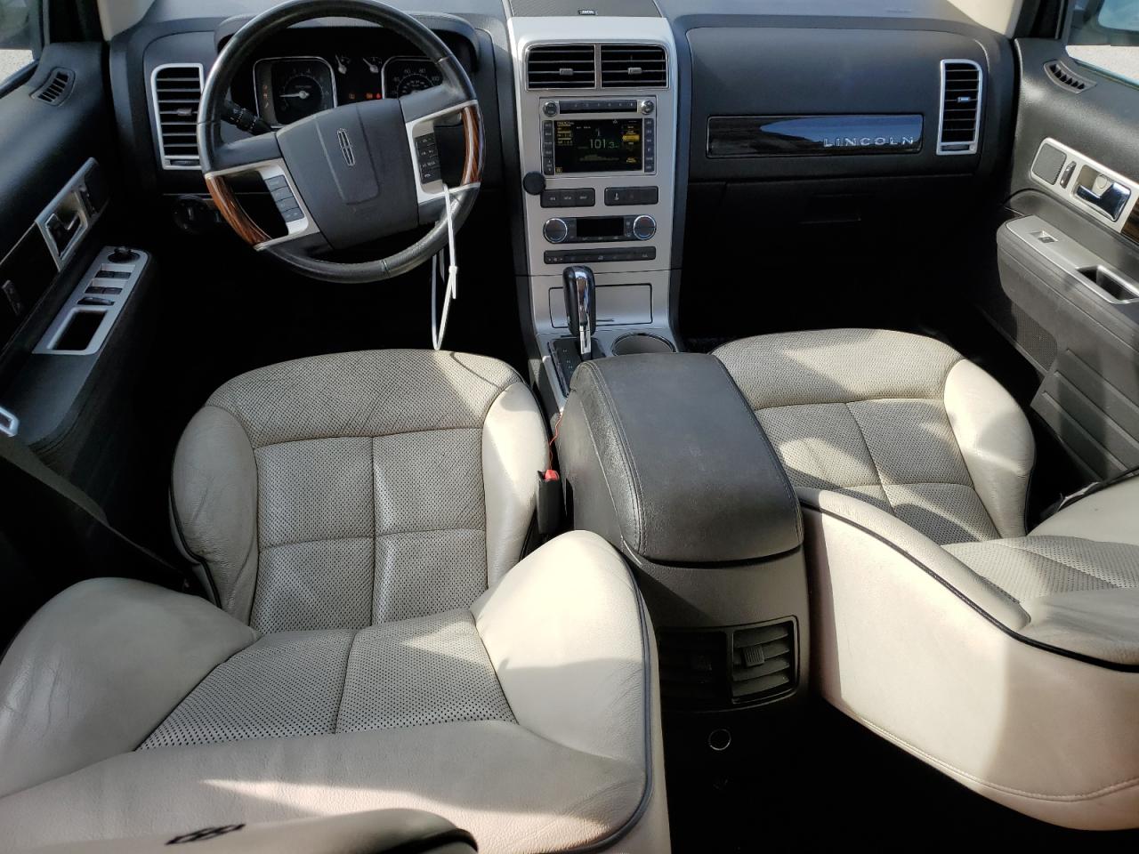 2010 Lincoln MKX VIN 2LMDJ8JC3ABJ28545 Copart auction photo, front end / rear end damage thumbnail 8