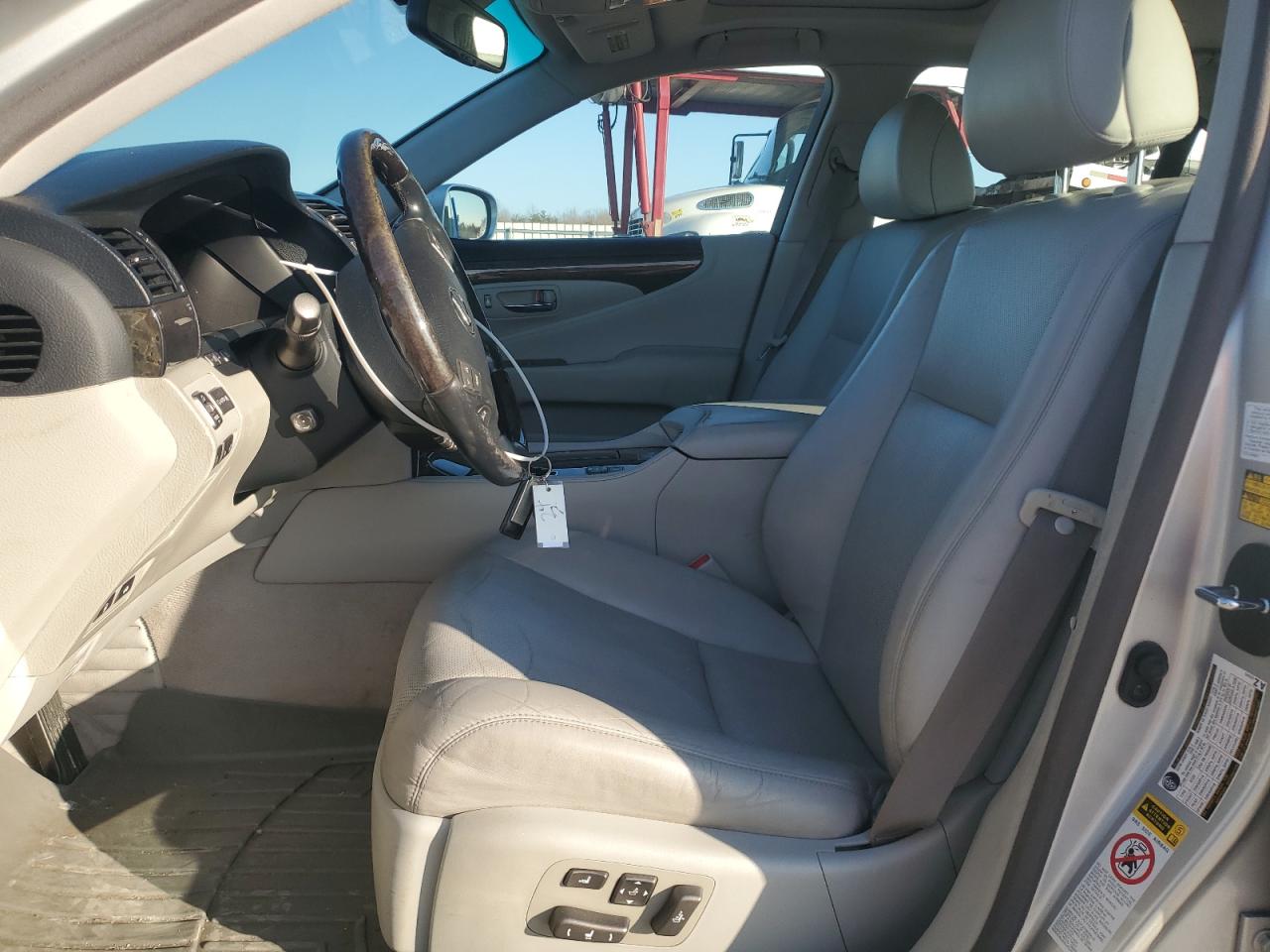 2008 Lexus LS VIN JTHBL46F085072171 Copart auction photo, undercarriage / front end damage thumbnail 7
