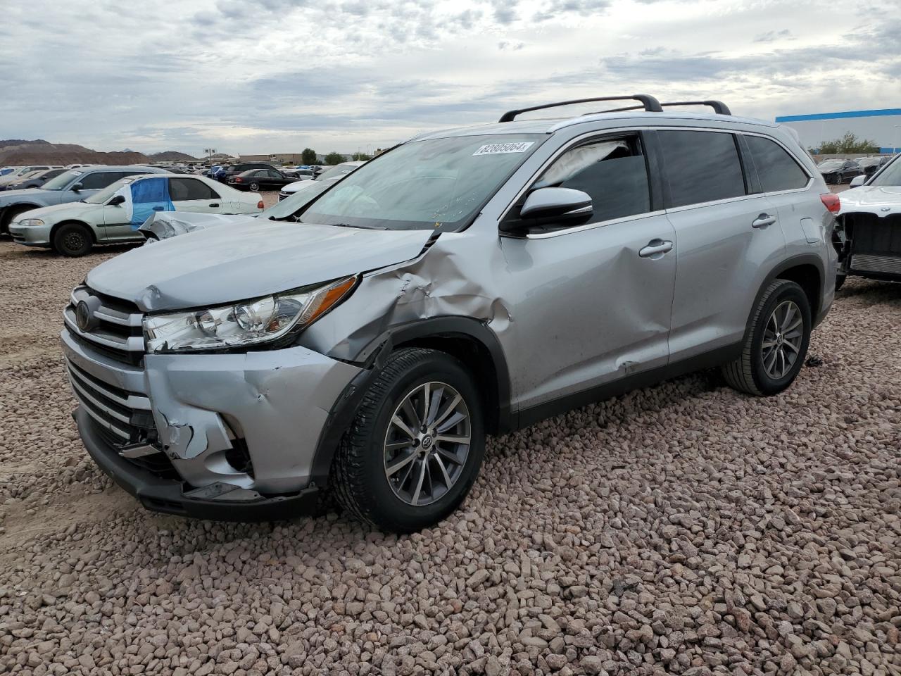 2019 Toyota Highlander VIN 5TDKZRFH2KS559517