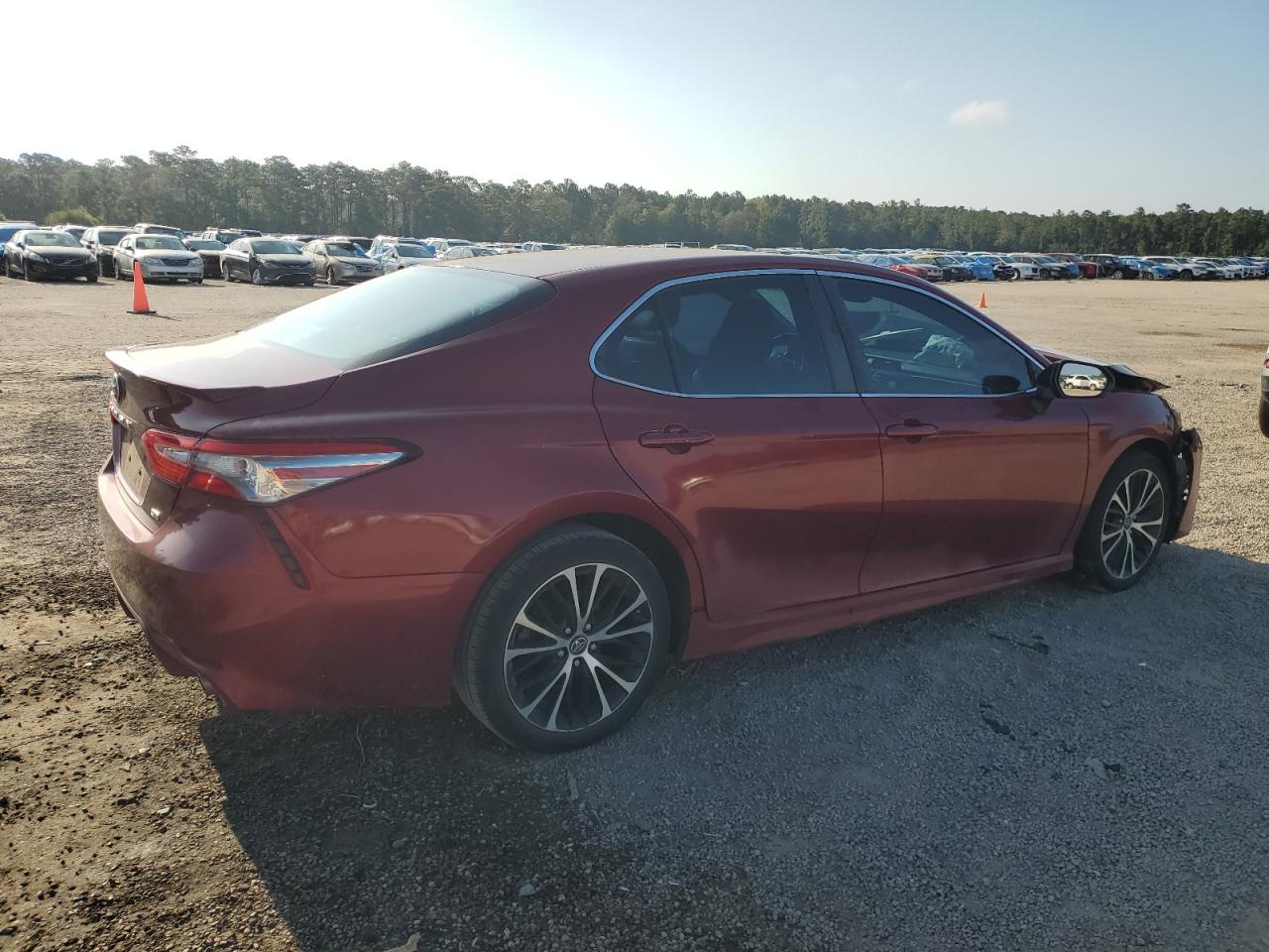 2018 Toyota Camry VIN 4T1B11HK2JU672553 Copart auction photo, front end damage thumbnail 3