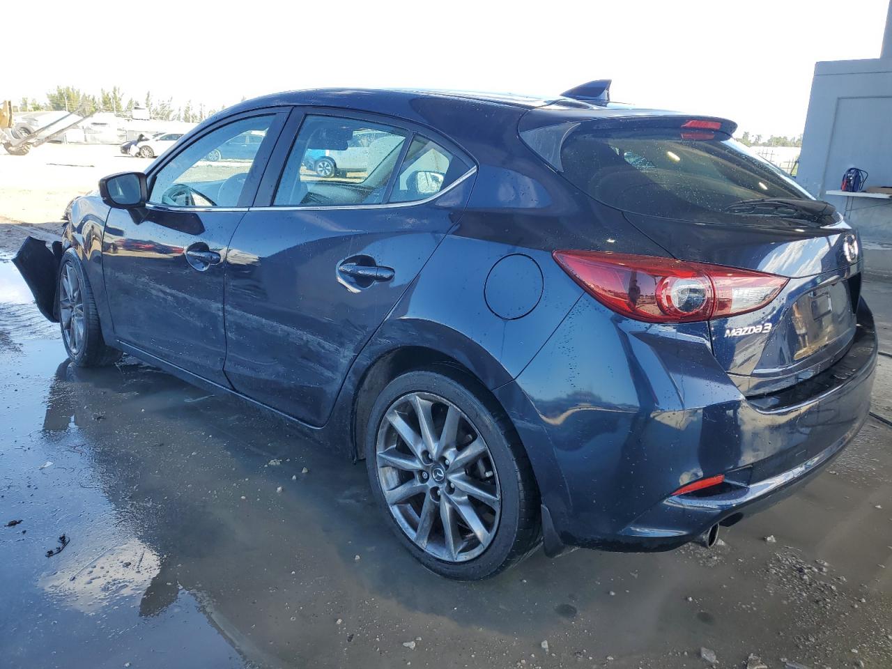 2018 Mazda 3 VIN 3MZBN1M32JM161367 Copart auction photo, all over / minor dent/scratches damage thumbnail 2