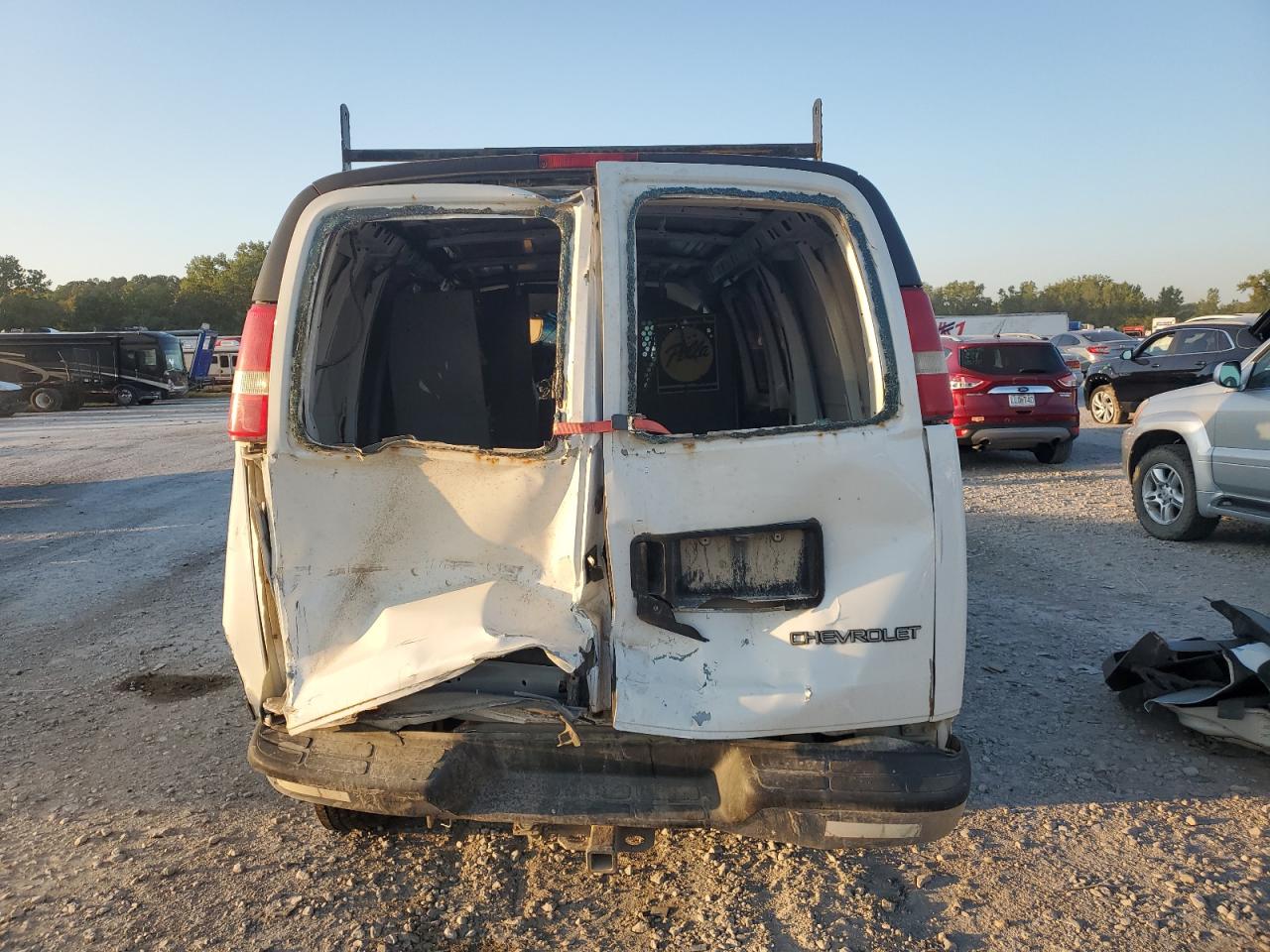 2003 Chevrolet Express VIN 1GCGG25U131124004 Copart auction photo, all over / mechanical damage thumbnail 6