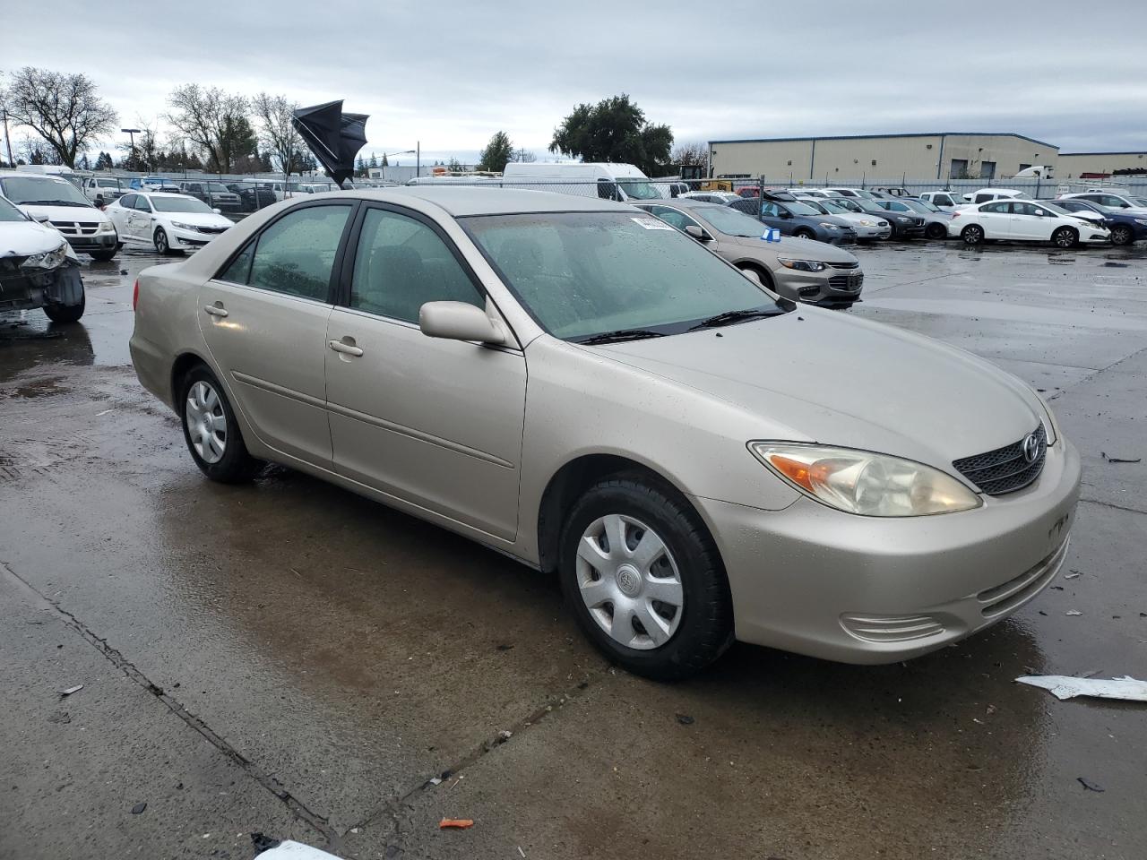 2002 Toyota Camry VIN 4T1BE32K52U621686 Copart auction photo, front end / rear end damage thumbnail 4