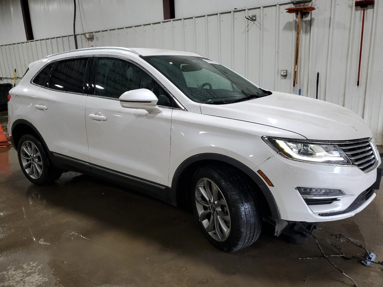 2017 Lincoln MKC VIN 5LMCJ2D92HUL34140 Copart auction photo, front end damage thumbnail 4