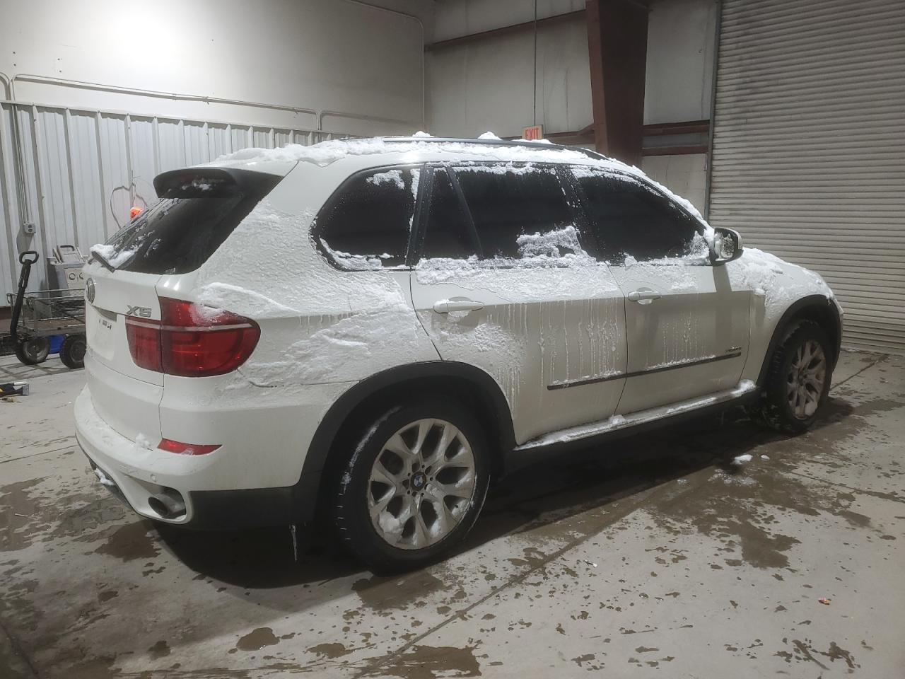 2011 BMW X5 VIN 5UXZV4C51BL738848 Copart auction photo, rear end damage thumbnail 3