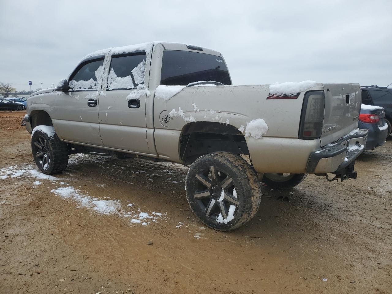 2005 Chevrolet Silverado VIN 2GCEK13T751232067 Copart auction photo, front end / side damage thumbnail 2