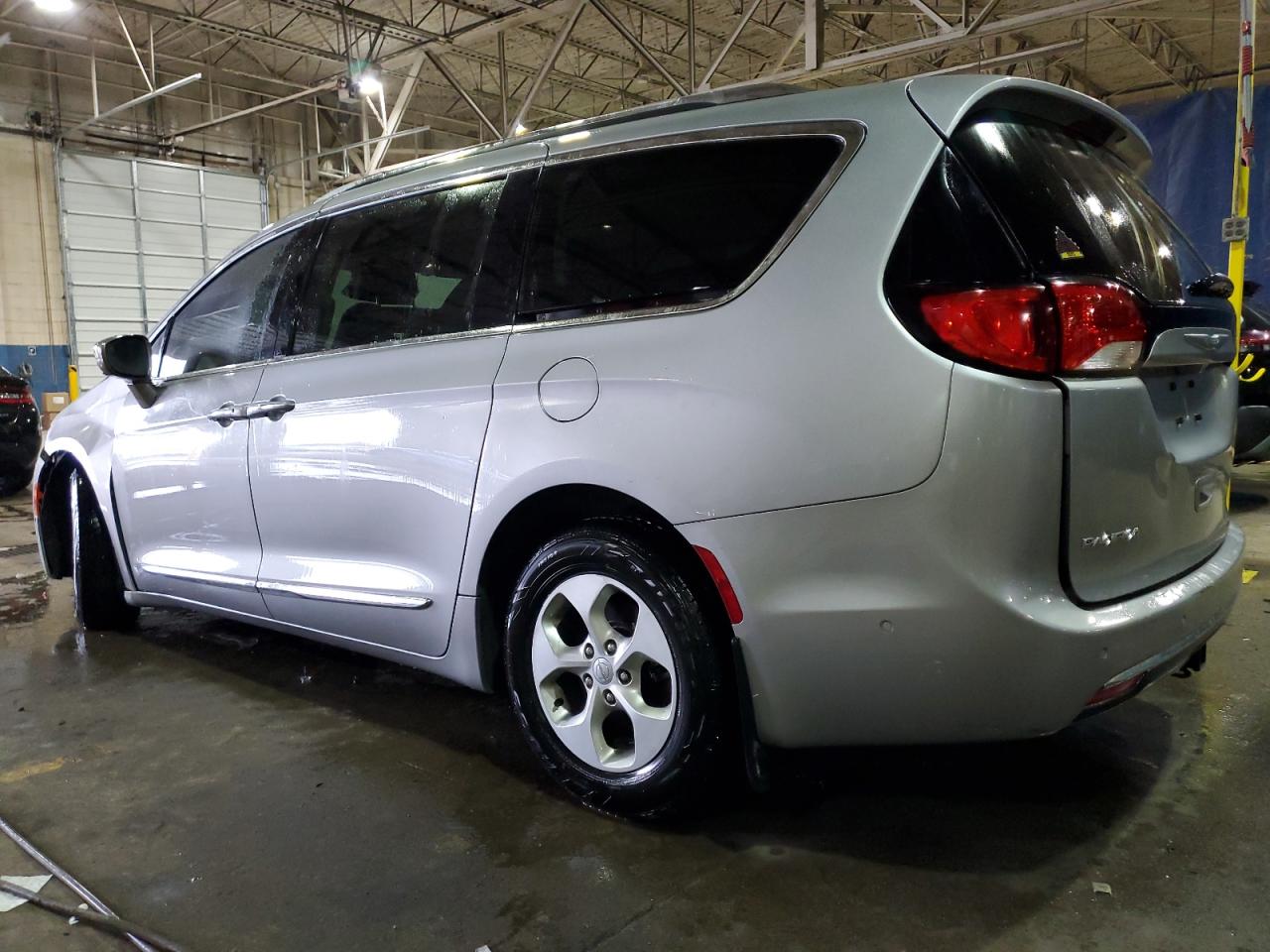 2017 Chrysler Pacifica VIN 2C4RC1EG4HR529754 Copart auction photo, front end / side damage thumbnail 2