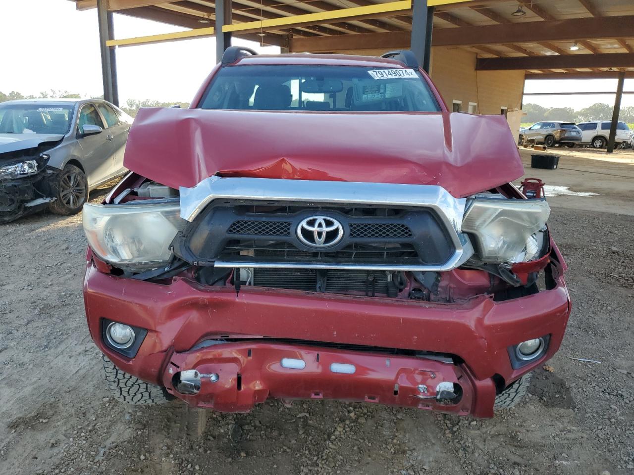 2015 Toyota Tacoma VIN 5TFLU4EN6FX110869 Copart auction photo, front end / rear end damage thumbnail 5