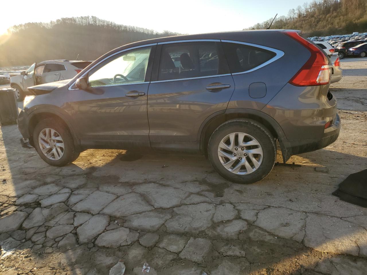 2016 Honda CR-V VIN 2HKRM4H50GH658093 Copart auction photo, front end damage thumbnail 2