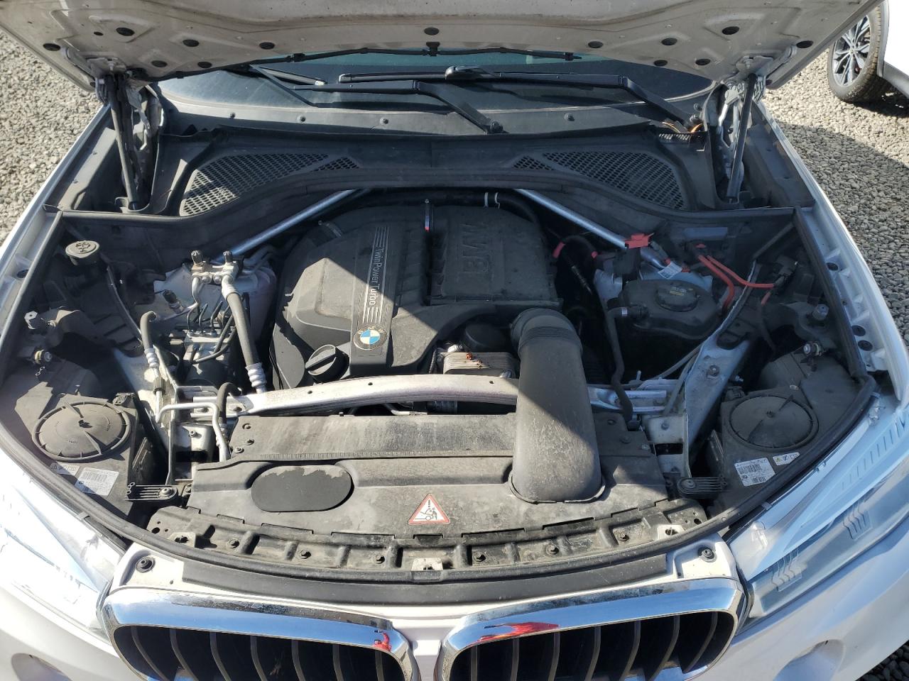 2015 BMW X5 VIN 5UXKR0C56F0P13725 Copart auction photo, front end / side damage thumbnail 11