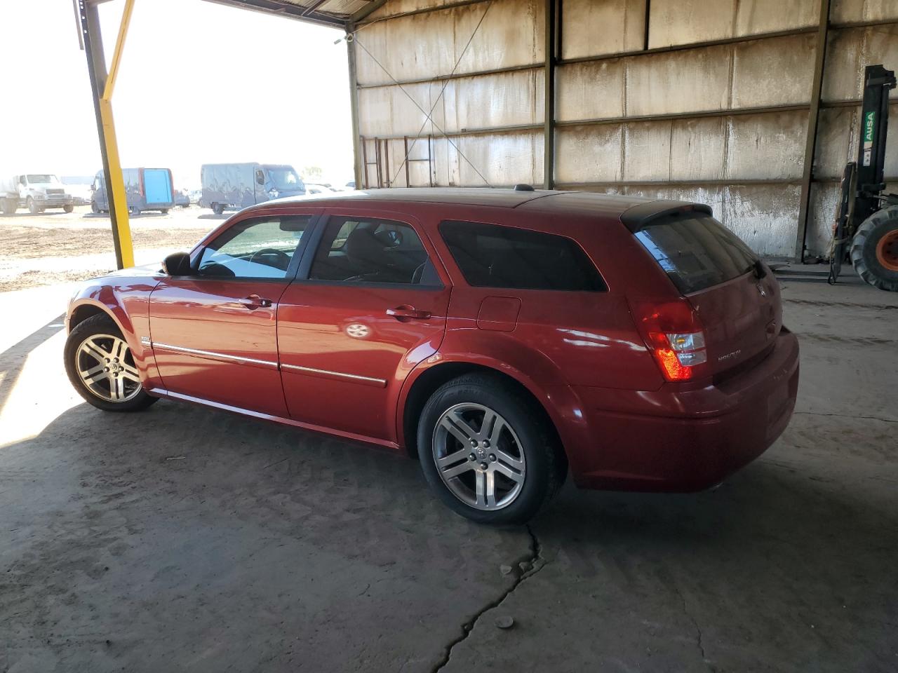 2005 Dodge Magnum VIN 2D4GV58225H640686 Copart auction photo, minor dent/scratches damage thumbnail 2